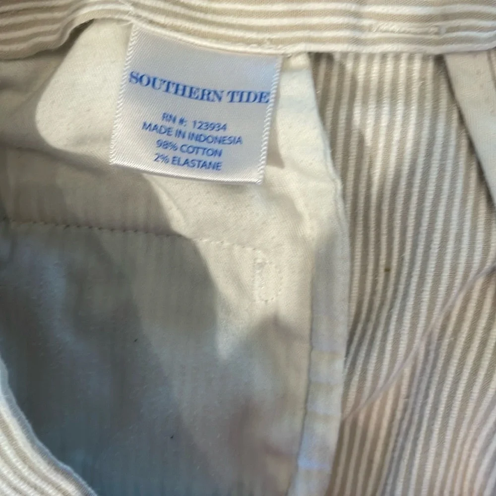 Southern Tide Men’s Striped Beige Shorts